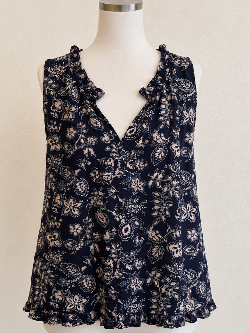 LOFT Navy & Peach Floral Ruffle V-Neck Sleeveless Top Size L